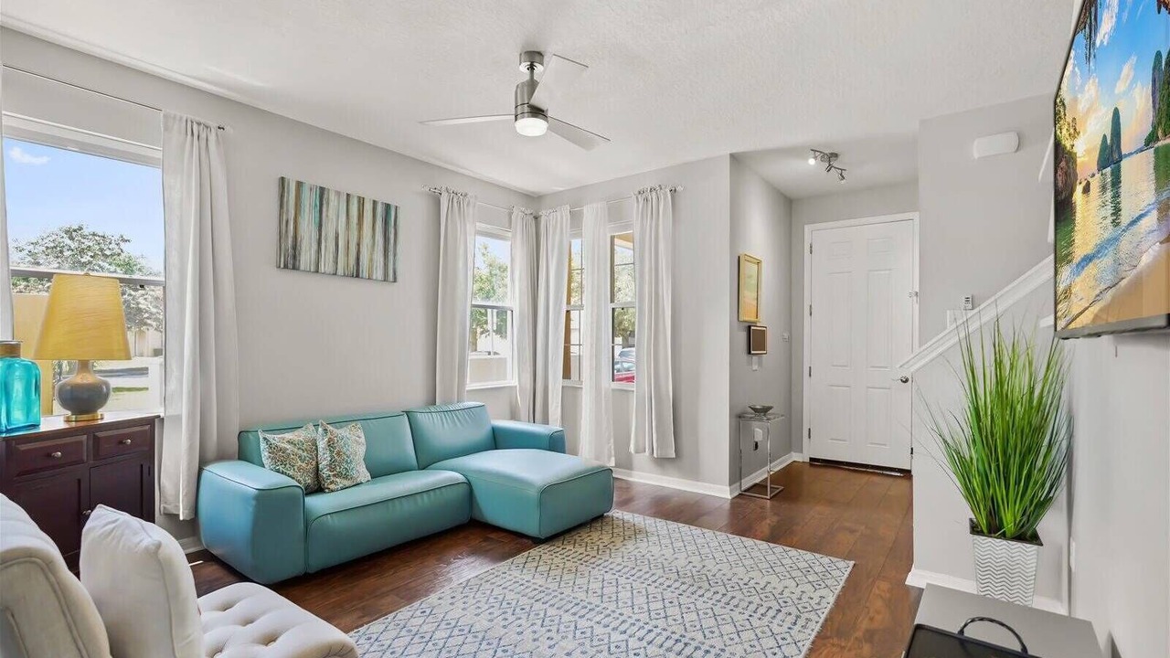 Photo of Livingroom in Crestwynd Bay