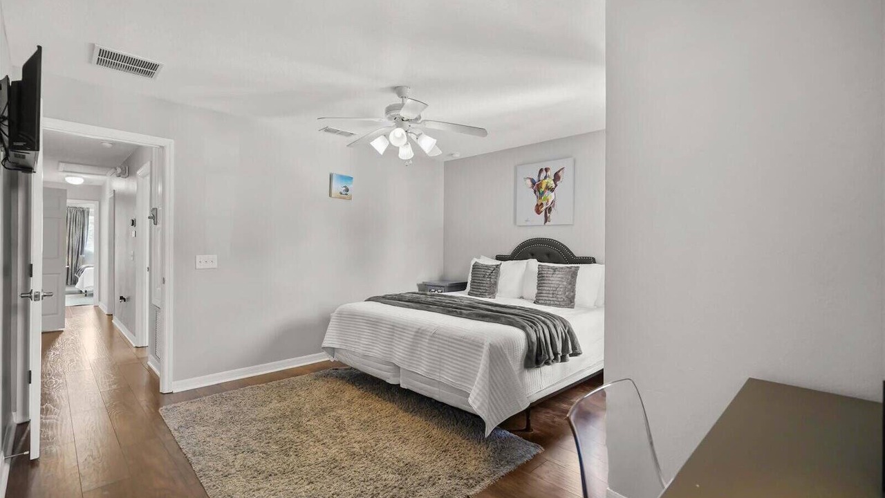 Photo of Bedroom in Crestwynd Bay