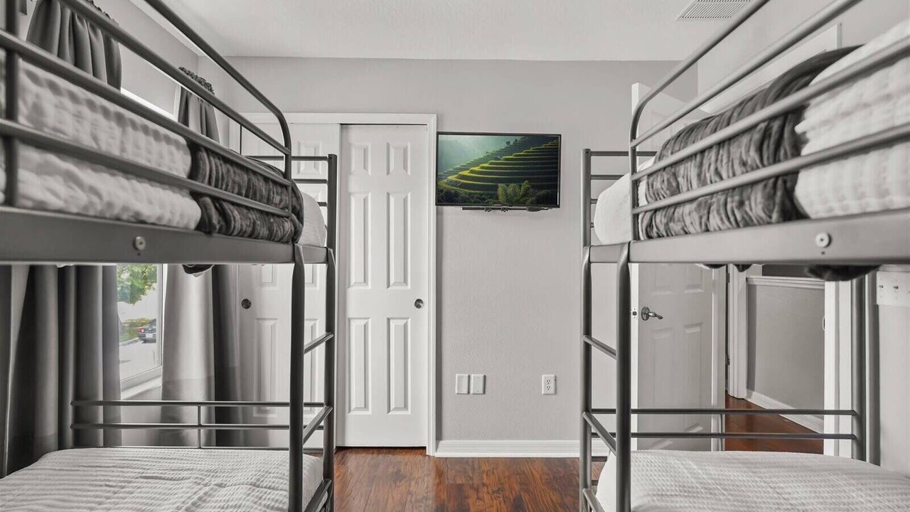 Photo of Bedroom in Crestwynd Bay