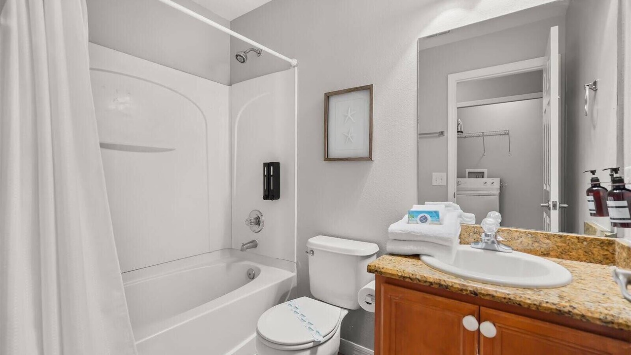 Photo of Bathroom in Crestwynd Bay