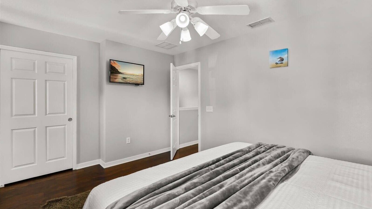 Photo of Bedroom in Crestwynd Bay