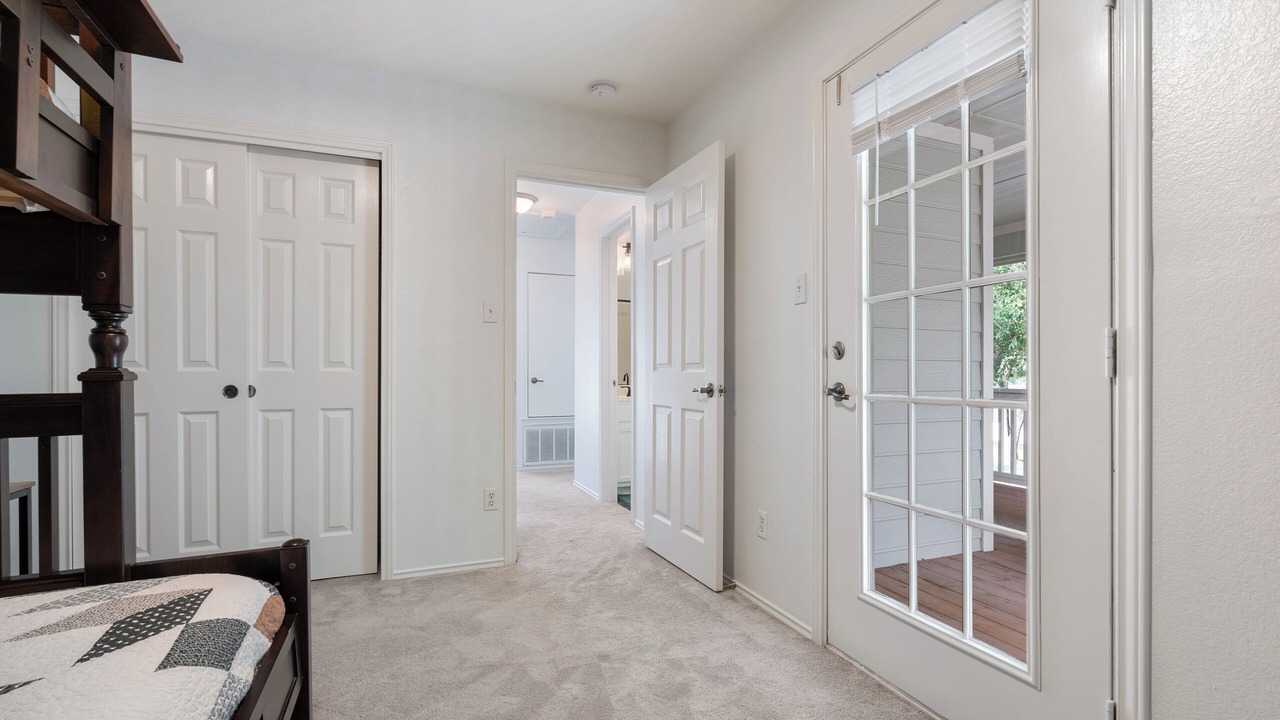 Photo of Bedroom in Kyle