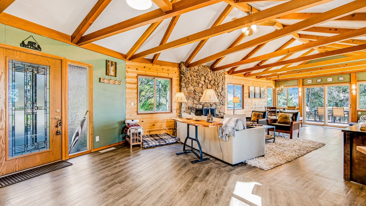 Photo of Livingroom in Pine Cove