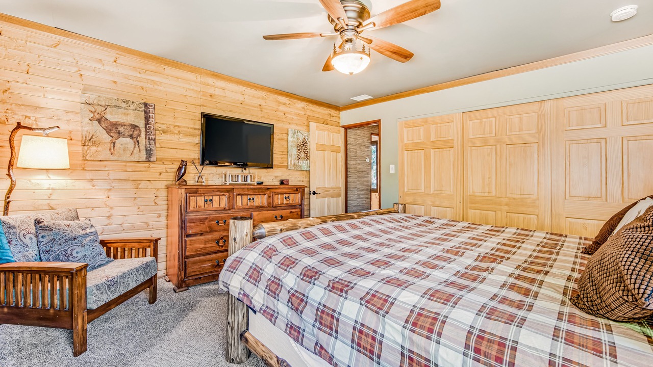 Photo of Bedroom in Pine Cove
