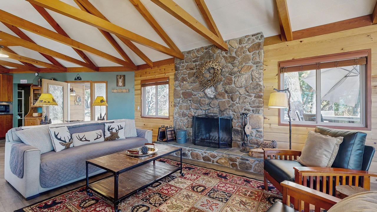 Photo of Livingroom in Pine Cove