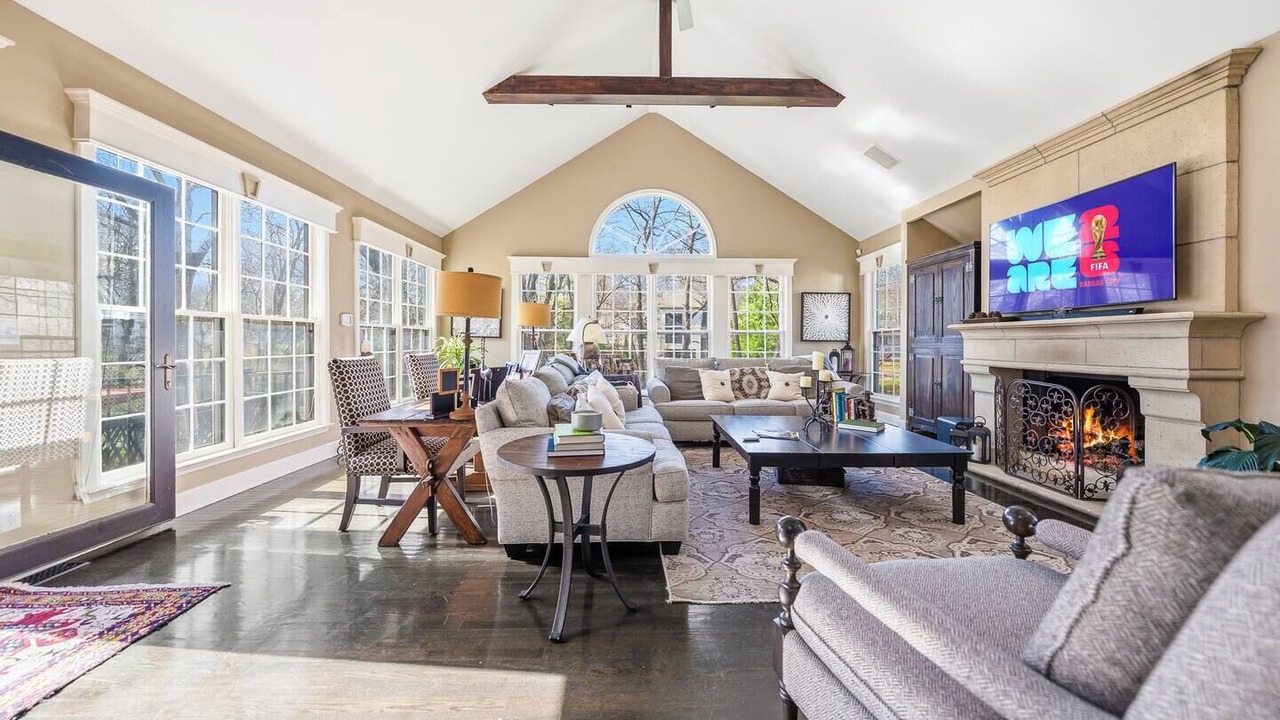 Photo of Livingroom in Leawood