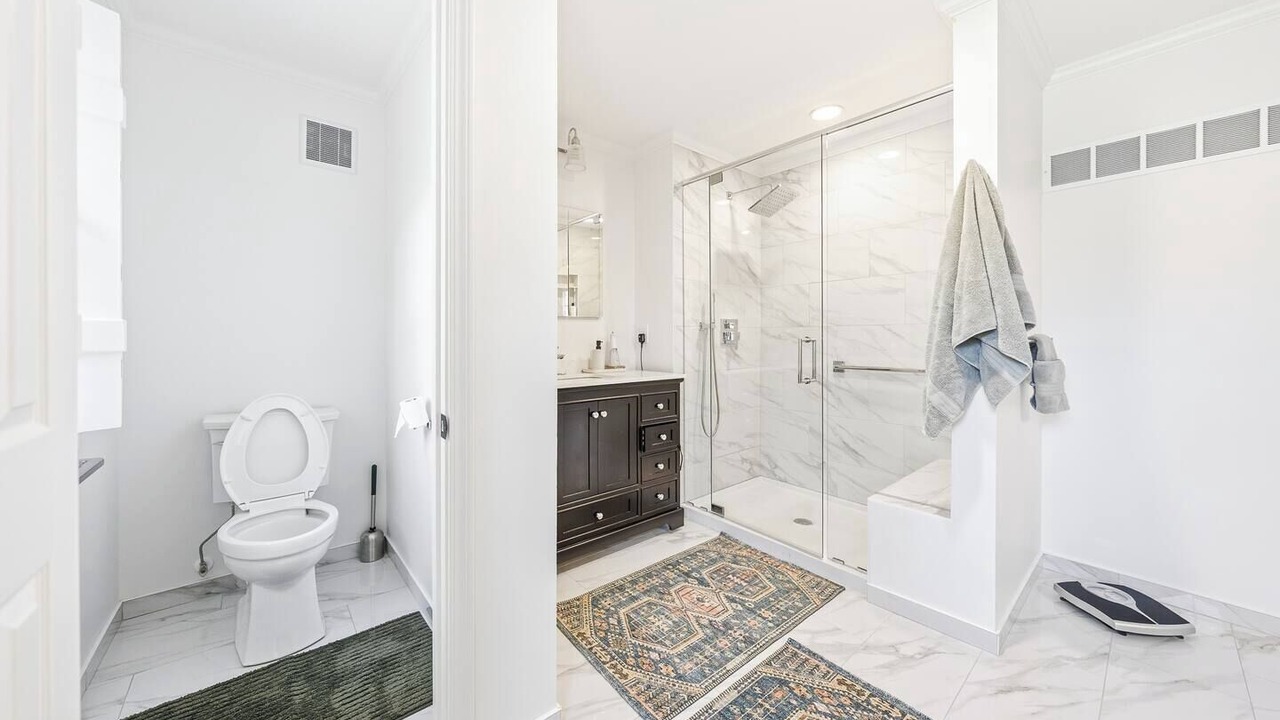 Photo of Bathroom in Leawood