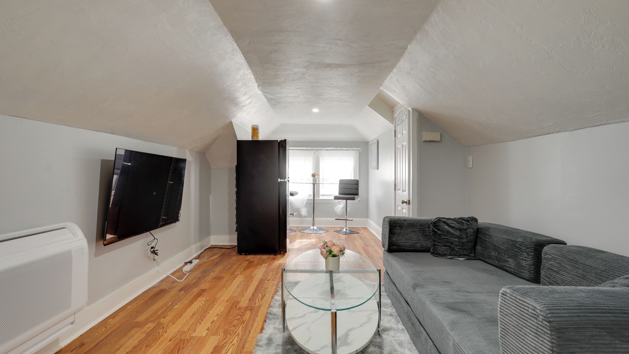 Photo of Livingroom in Milton