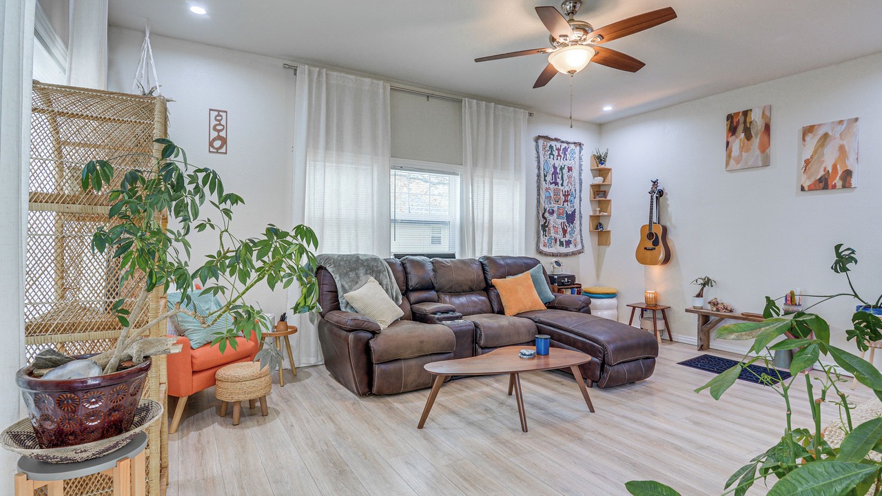 Photo of Livingroom in Republic