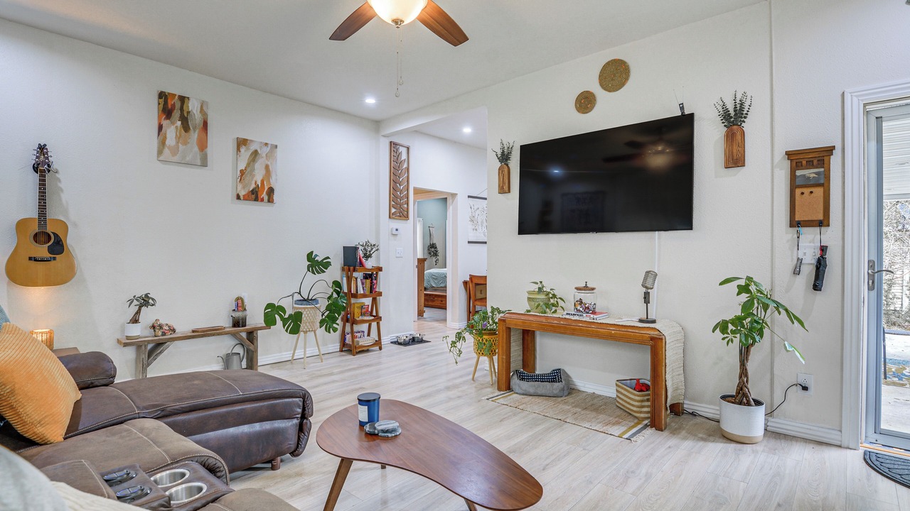 Photo of Livingroom in Republic