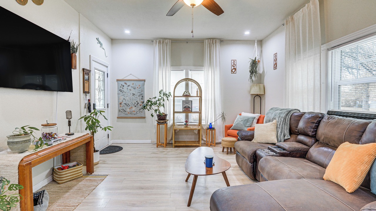 Photo of Livingroom in Republic