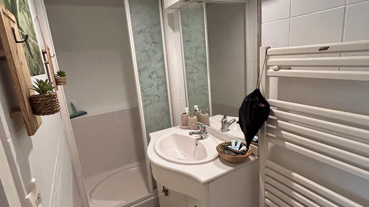 Photo of Bathroom in Deols