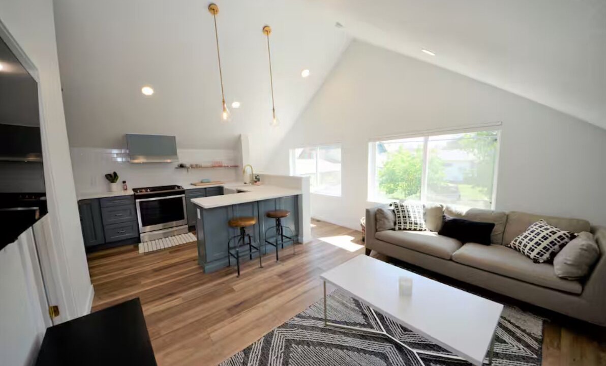 Photo of Livingroom in Whittier