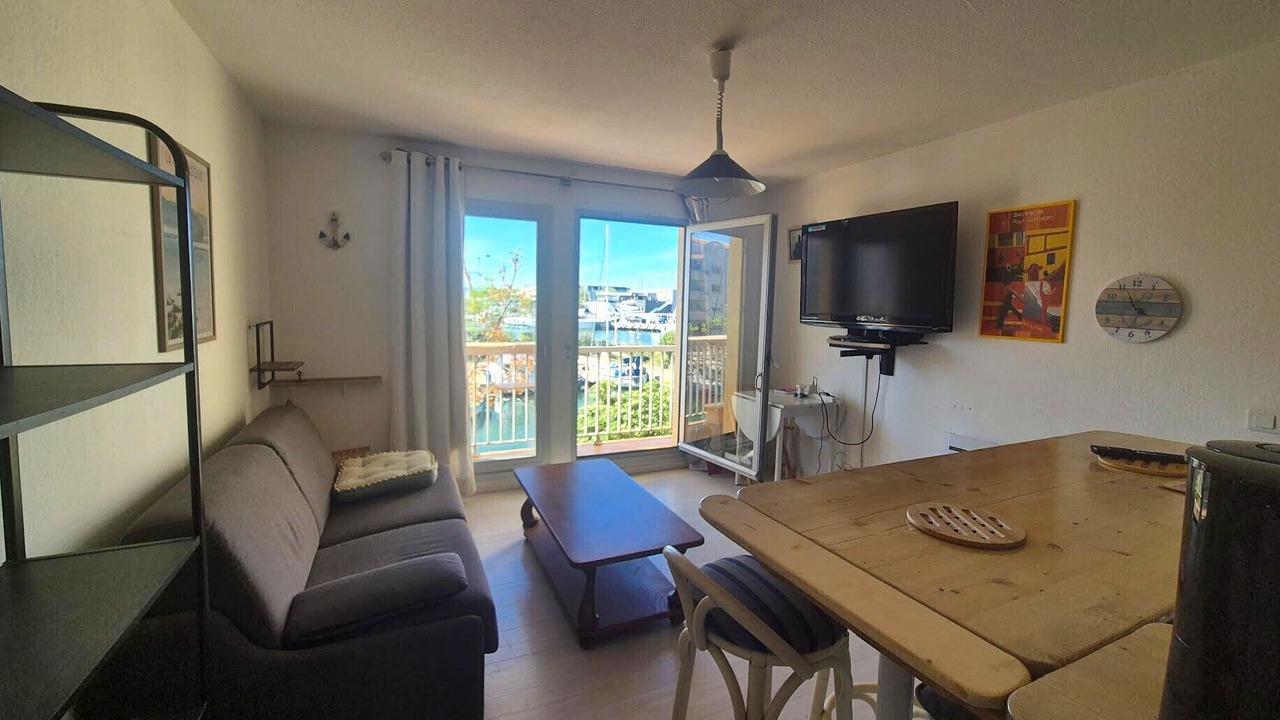 Photo of Livingroom in Le Port