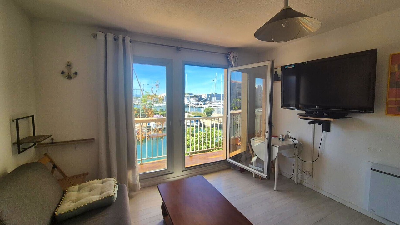 Photo of Livingroom in Le Port