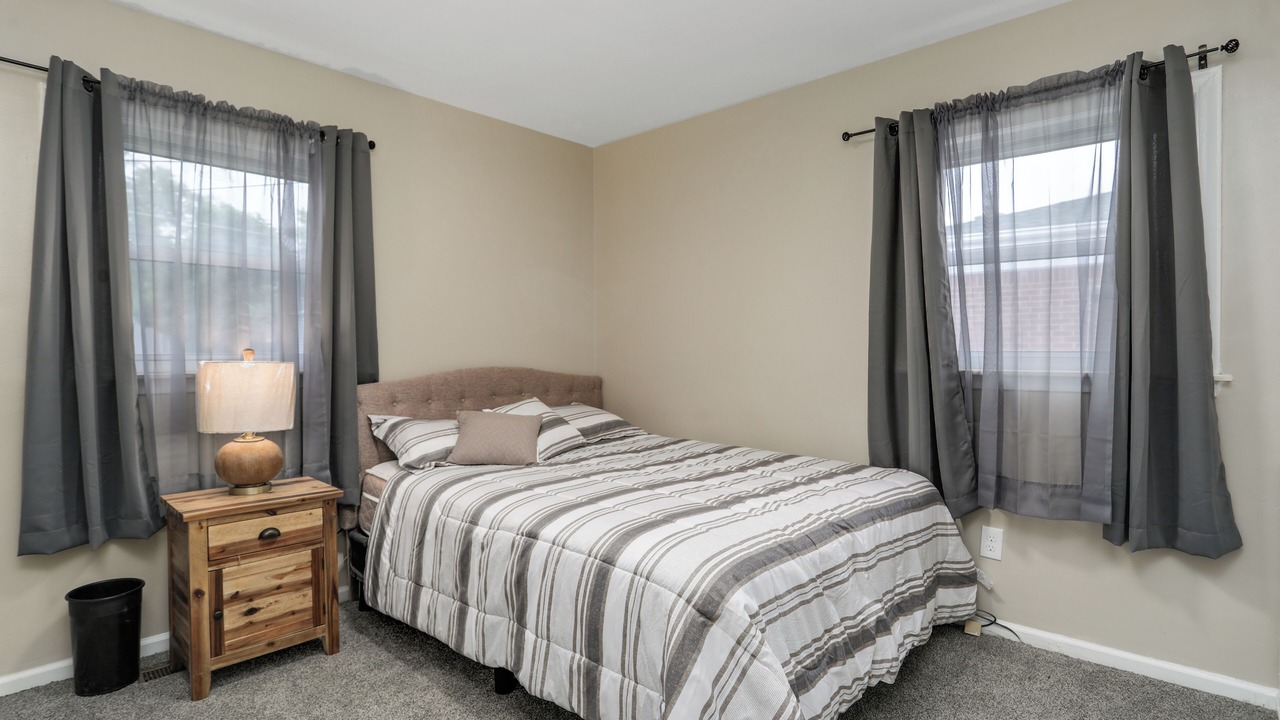 Photo of Bedroom in Dearborn Heights
