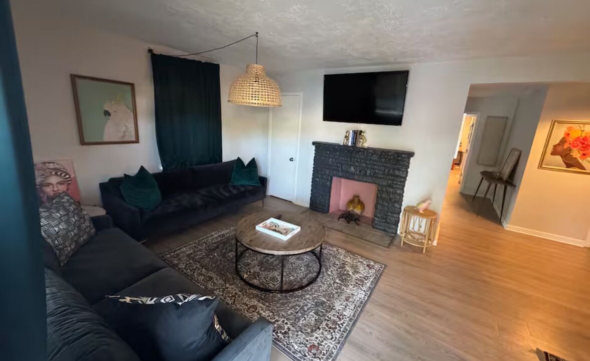 Photo of Livingroom in Crestline Heights