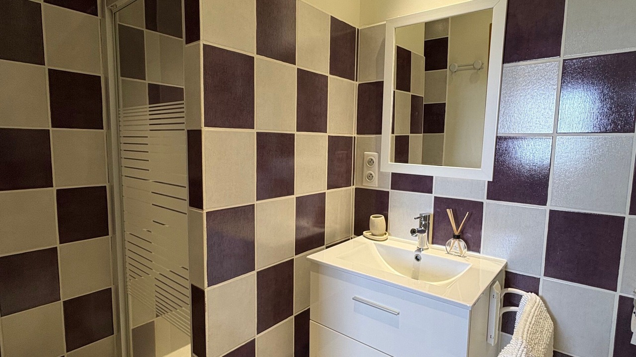 Photo of Bathroom in Saint-Julien-Labrousse