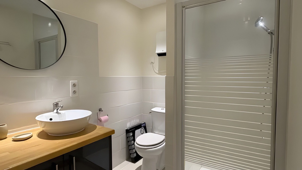 Photo of Bathroom in Saint-Julien-Labrousse