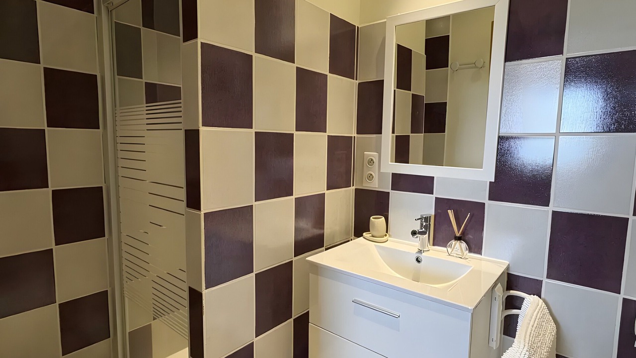 Photo of Bathroom in Saint-Julien-Labrousse