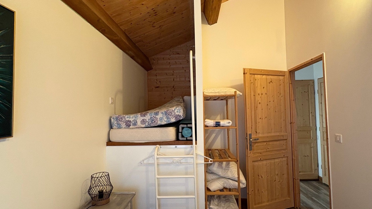 Photo of Bedroom in Saint-Julien-Labrousse