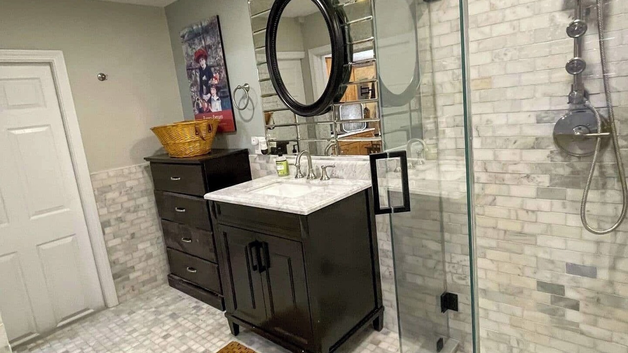 Photo of Bathroom in Cleveland Circle