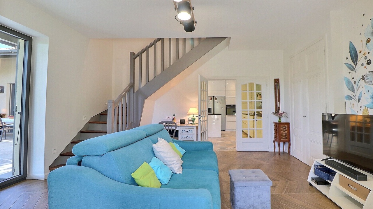 Photo of Livingroom in Vernay
