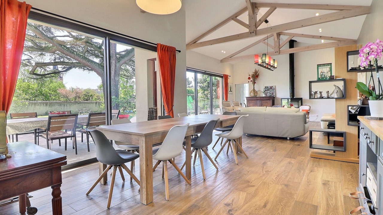 Photo of Livingroom in Vernay