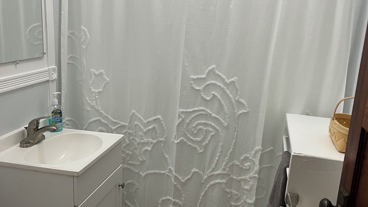 Photo of Bathroom in Bellepoint