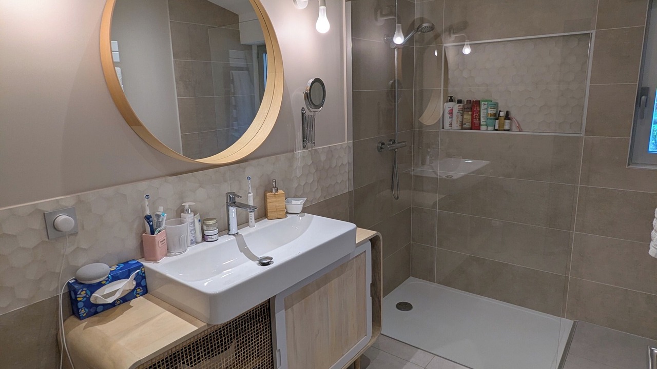 Photo of Bathroom in Saint-Jorioz