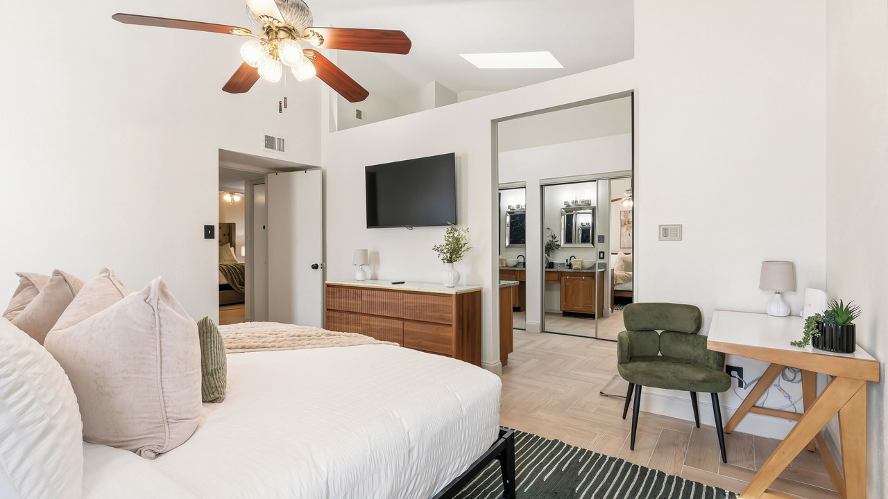Photo of Bedroom in Garland