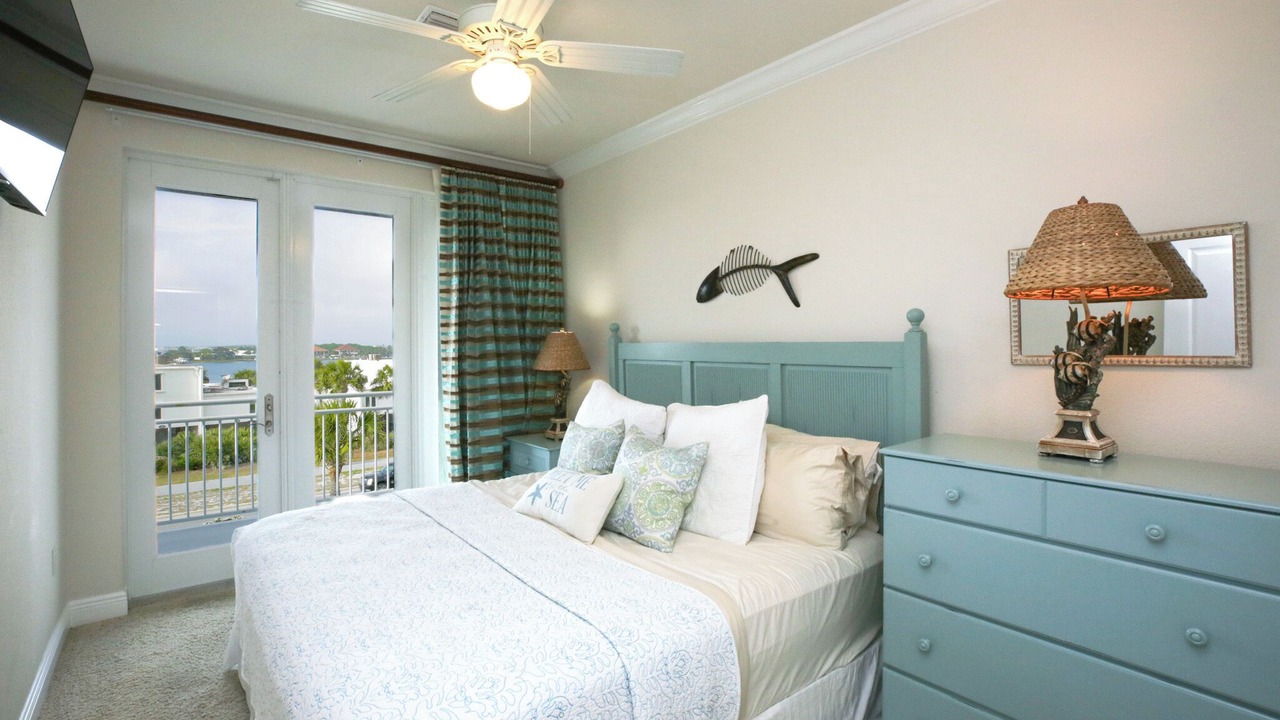 Photo of Bedroom in White Sands