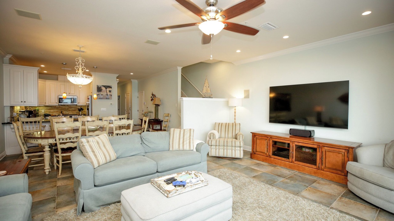 Photo of Livingroom in White Sands