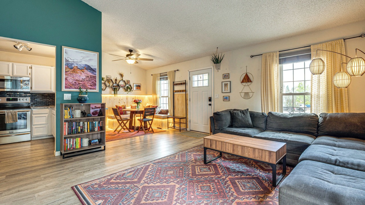Photo of Livingroom in Walnut Grove