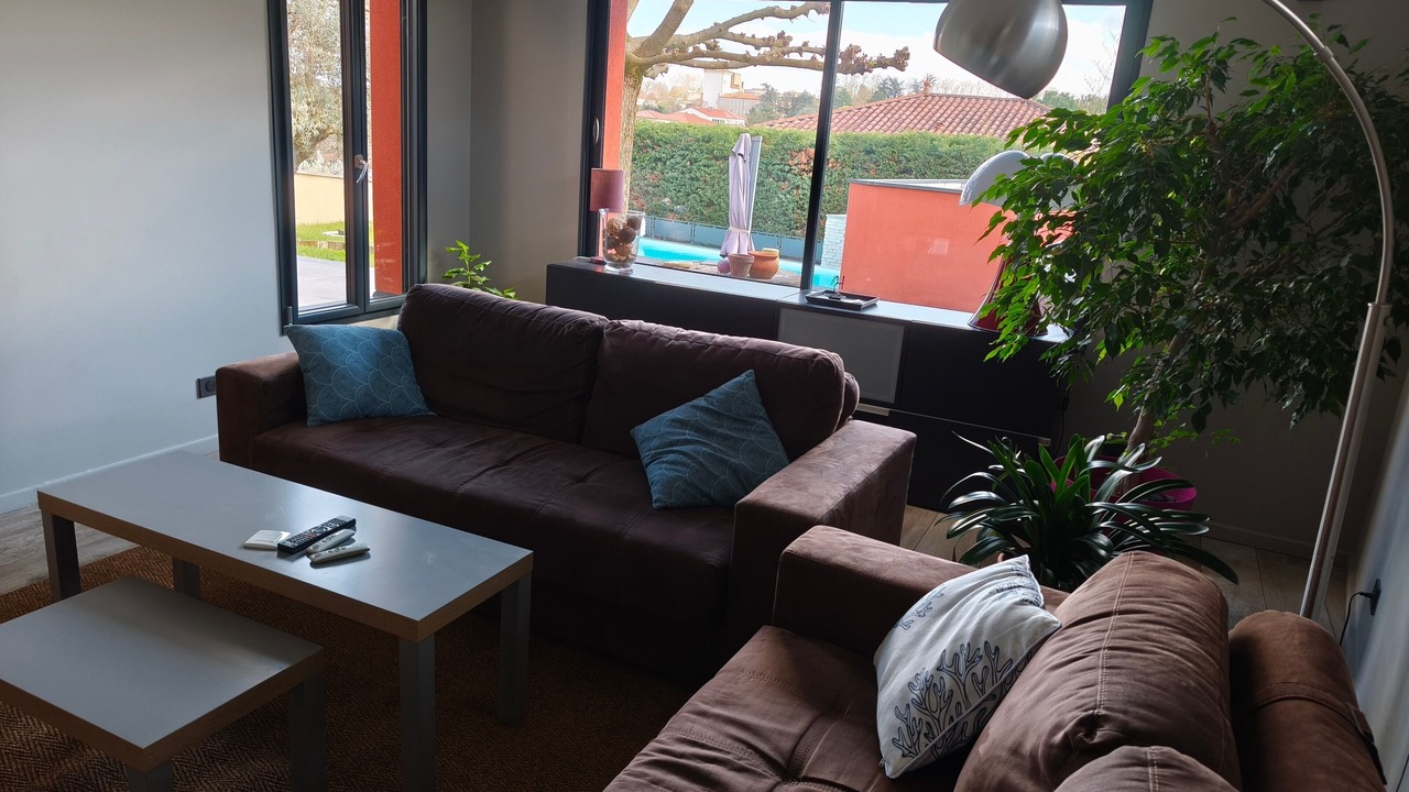 Photo of Livingroom in Charly