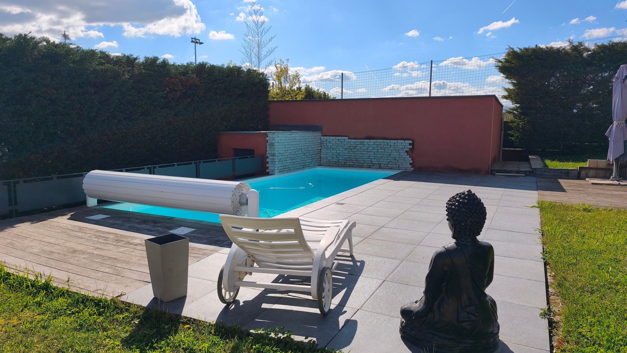 Photo of Outdoor in Charly