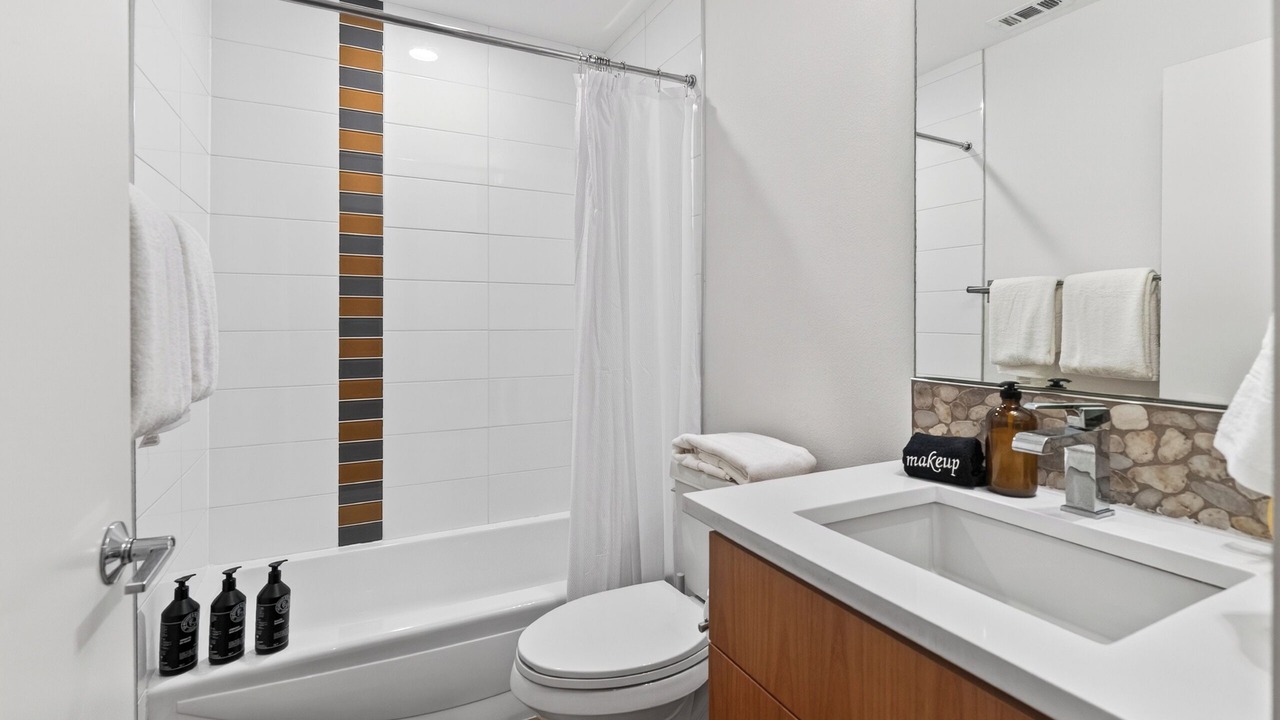 Photo of Bathroom in Govalle