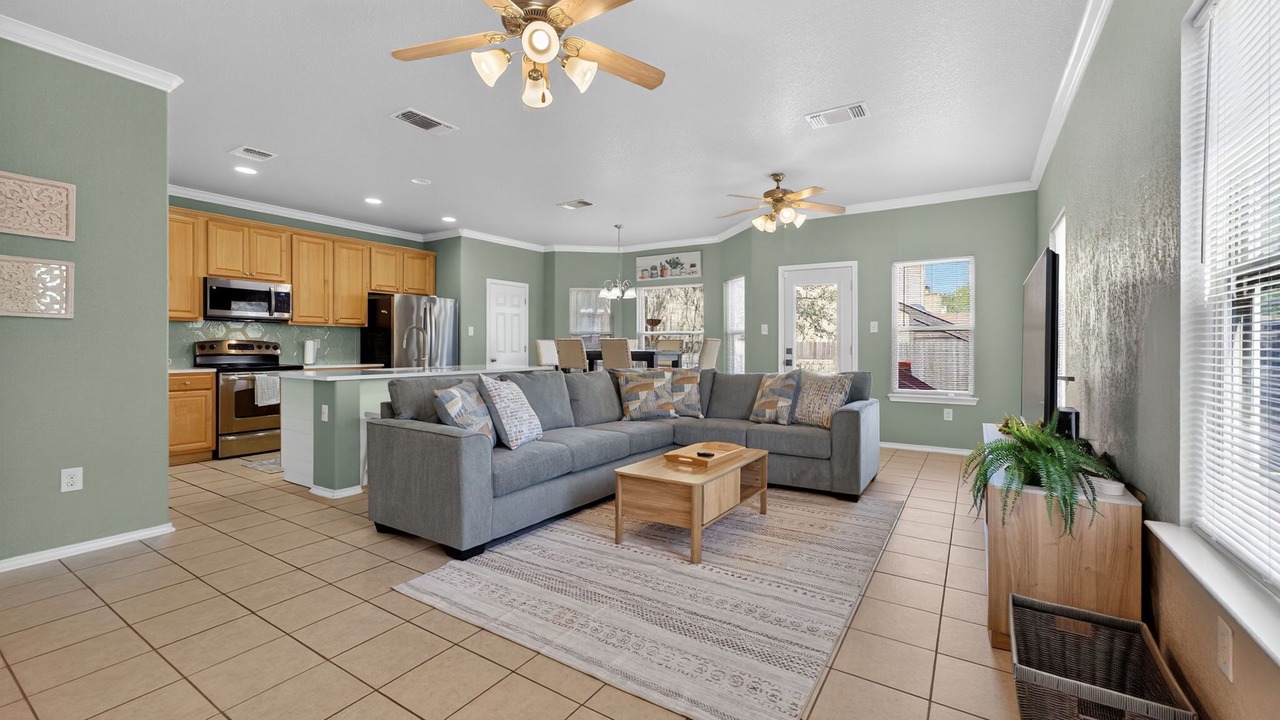 Photo of Livingroom in Arboretum