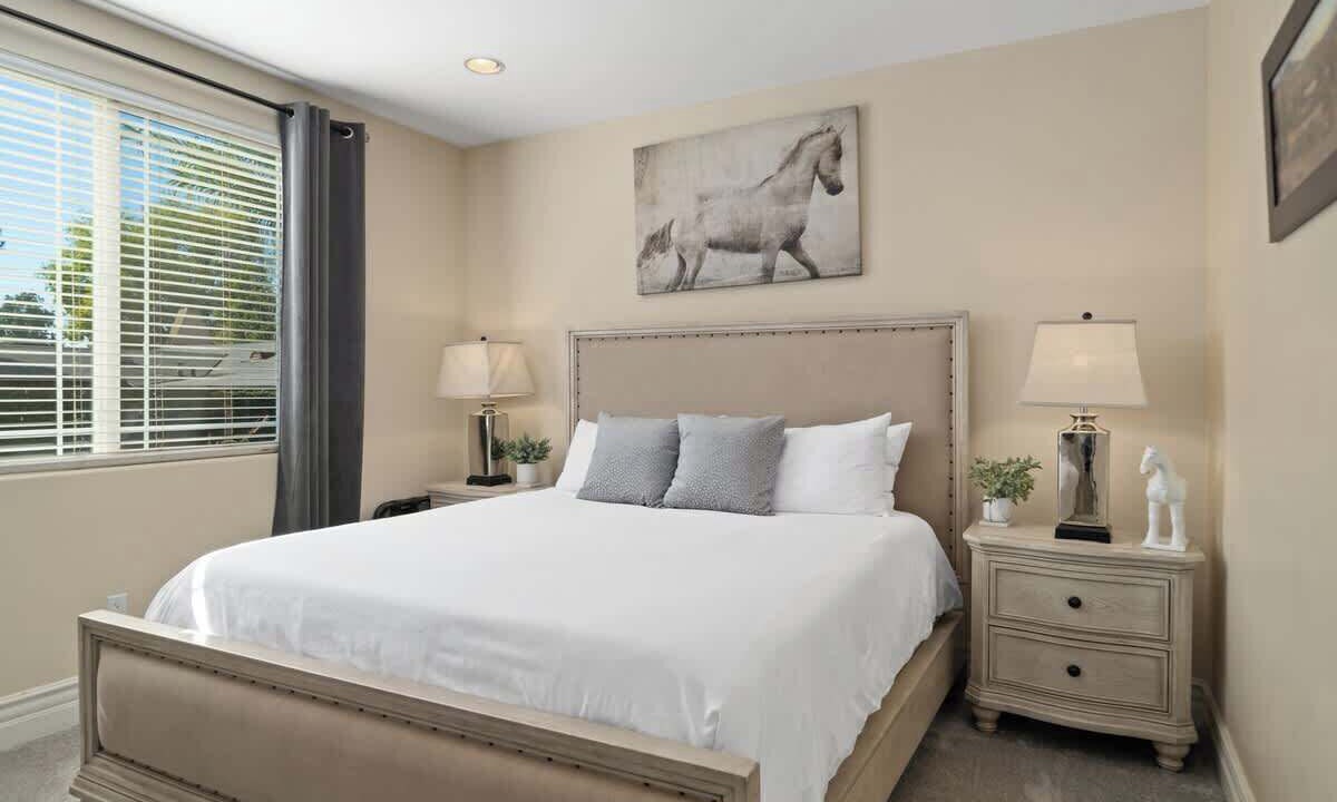 Photo of Bedroom in Lake Balboa