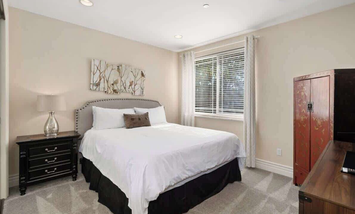 Photo of Bedroom in Lake Balboa