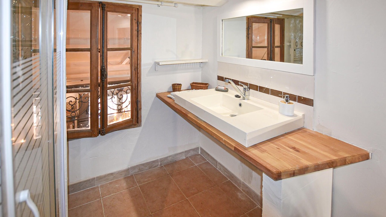 Photo of Bathroom in Montagnac-Montpezat