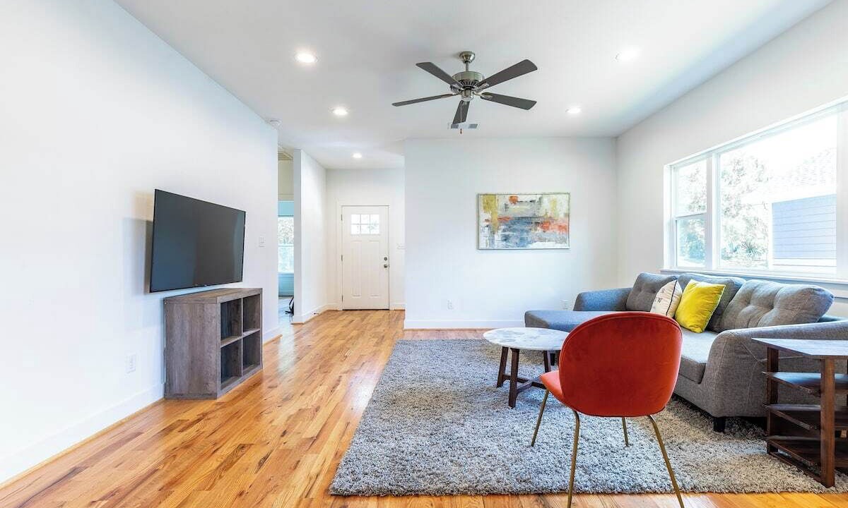Photo of Livingroom in Lawndale/ Wayside