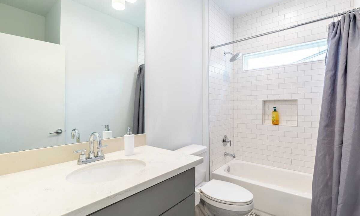 Photo of Bathroom in Lawndale/ Wayside
