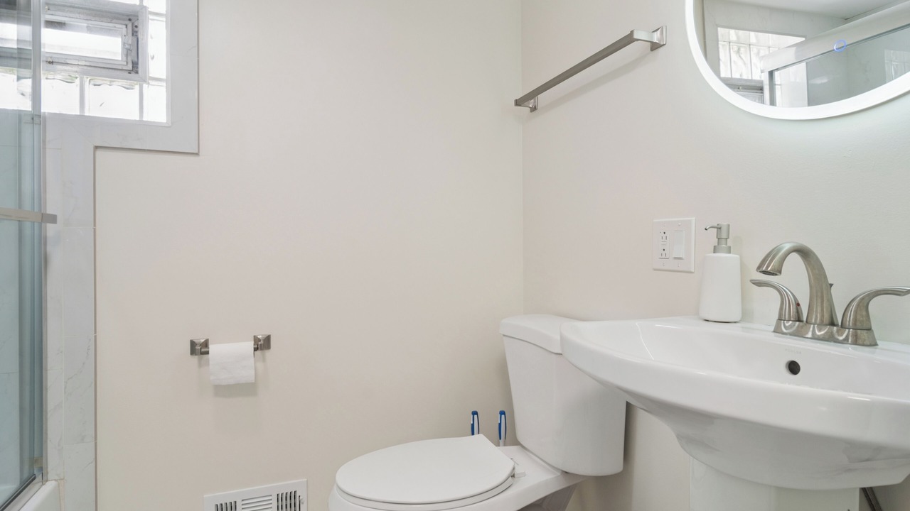 Photo of Bathroom in Norwood Park East