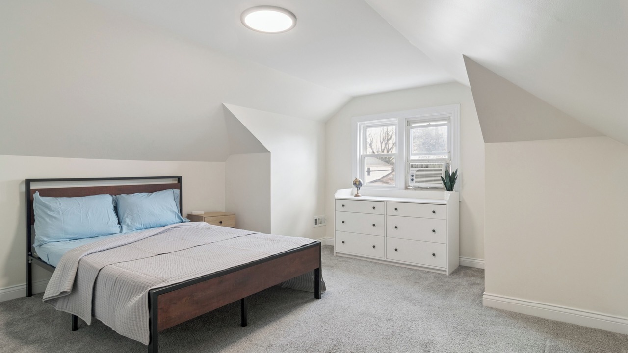 Photo of Bedroom in Norwood Park East