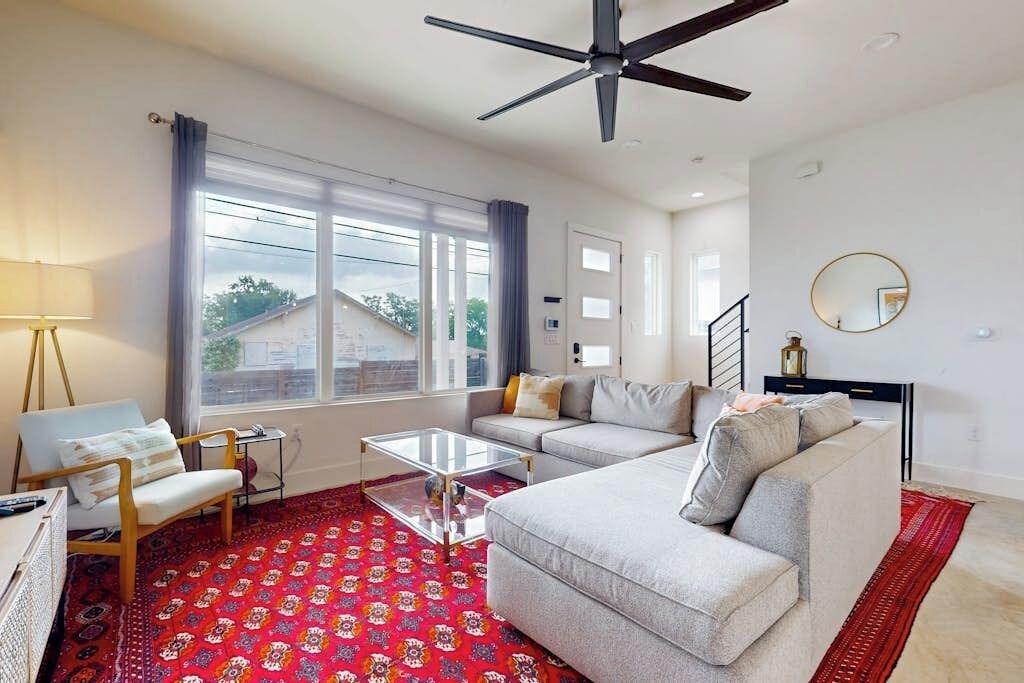 Photo of Livingroom in Foster Heights