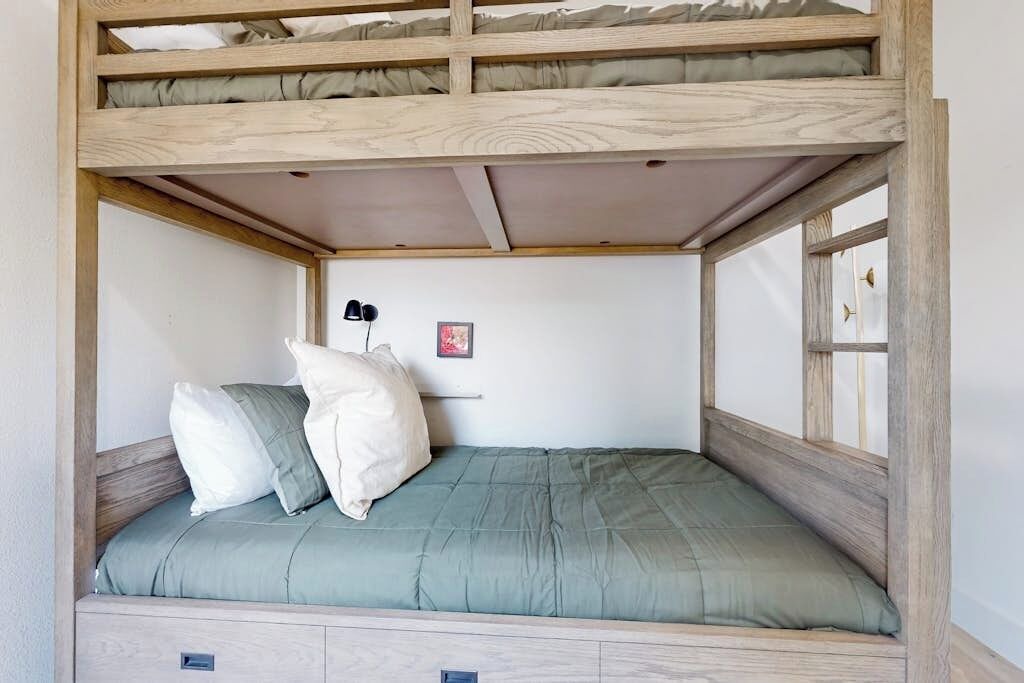 Photo of Bedroom in Foster Heights