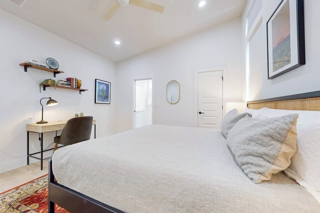 Photo of Bedroom in Foster Heights