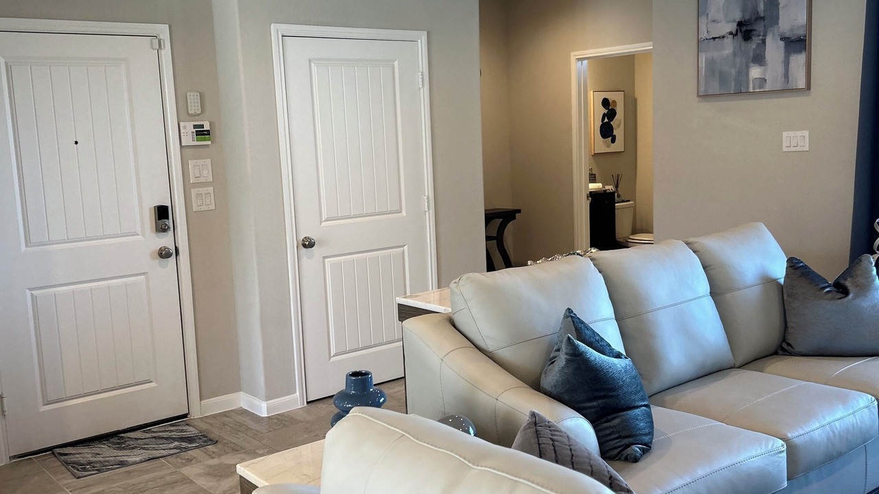 Photo of Livingroom in League City
