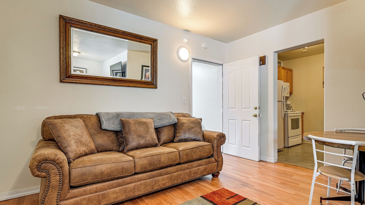 Photo of Livingroom in Cave Junction